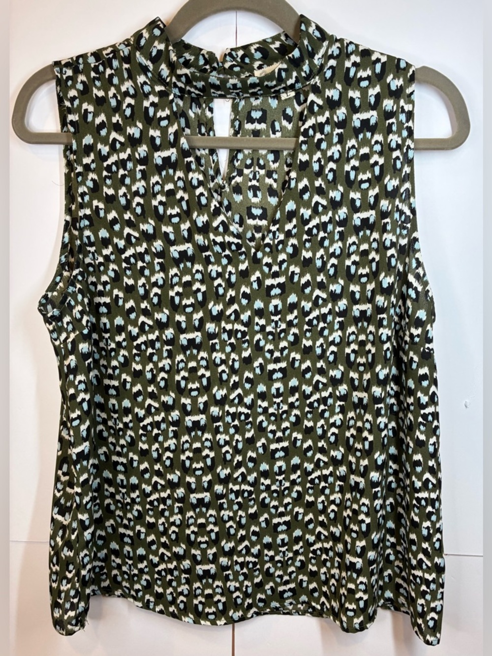 Monteau Sleeveless Blouse Large Olive Green Animal Print Mock Neck Keyhole Top